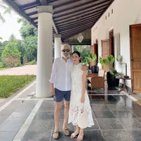 8 Potret Bunga Zainal Bareng Sang Suami yang Keturunan India, Selisih Usia 20 Tahun - Selalu Romantis dan Harmonis