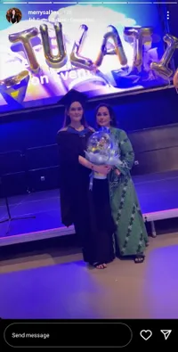 8 Potret Cantik Brenda Salim Anak Ferry Salim yang Sudah Wisuda - Sang Mama Kenakan Batik Curi Perhatian