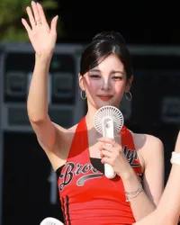 8 Potret Cantik Lia ITZY dengan Bahu 90 Derajat Sempurna Bikin Kagum Knetz