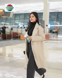 8 Potret Cantik Melly Lee yang Sempat Diingatkan Menutup Aurat oleh Netizen, Kini Penampilannya Makin Anggun