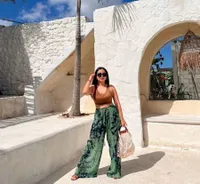 8 Potret Cantik Mutia Ayu Saat Nikmati Liburan, Pamer Body Goal Bikin Banyak Kaum Hawa Iri