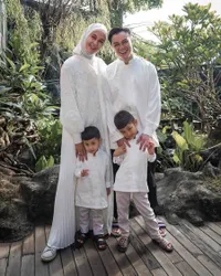 8 Potret Cantik Paula Verhoeven Dalam Balutan Hijab, Baim Wong: Sebagai Suami Hanya Bisa Membimbing Saja