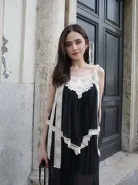 8 Potret Cantik Syifa Hadju di Roma, Gaya Simpel Elegan saat Honeymoon Bareng El Rumi