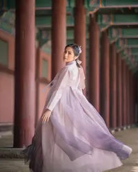 8 Potret Cantiknya Jessica Iskandar Pakai Hanbok di Korea, Hidung Barunya Bikin Netizen Salfok