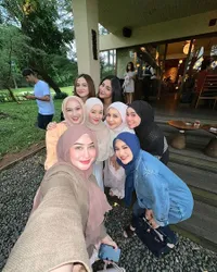 8 Potret Cantiknya Syifa Hadju Hangout Bareng Geng Mama-Mama Muda, Didoakan Cepat Nyusul Oleh Netizen