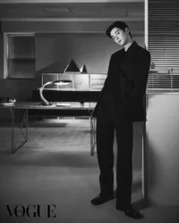 8 Potret Cha Eun Woo dalam Photoshoot Terbaru Bareng VOGUE Korea, Tuai Kritik Karena Diunggah di Momen Tidak Tepat