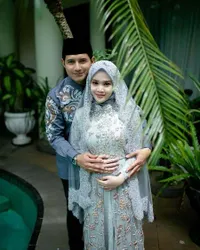 8 Potret Chand Kelvin Tasyakuran 4 Bulanan Kehamilan Istri Sekaligus Gender Reveal, Bakal Punya Anak Cowok