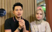 8 Potret Chand Kelvin Ungkap Perkenalan dengan Kekasih Hatinya, Ternyata Teman TK Istri Adly Fairuz