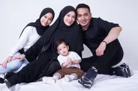 8 Potret Chiara Quincy Anak Fadlan Muhammad yang Cantik Berhijab, Tak Tersorot - Pesona Cantiknya Bikin Hati Teduh