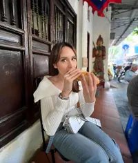 8 Potret Cinta Laura Liburan Akhir Tahun ke Vietnam, Mesra Bareng Pacar di Hanoi