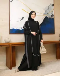 8 Potret Citra Kirana Hadir di 'Debat Cawapres 2024' - Tampil Menawa dengan Barang Branded