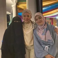8 Potret Cut Syifa yang Ramai Dijodohkan Netizen dengan Abidzar Anak Mendiang Uje, Cantik Menawan Berhijab - Foto Bareng Umi Pipik