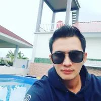 8 Potret dan Kabar Terbaru Mandala Shoji 'Termehek-mehek', Awet Muda - Bahagia Bareng Istri dan 4 Anak