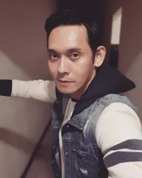 8 Potret dan Kabar Terbaru Romi AFI, Makin Ganteng Memesona di Usia Hampir Kepala Empat