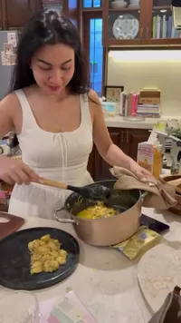 8 Potret Dapur Rumah Baru Ariel Tatum Bernuansa Klasik, Super Estetik dengan Dipenuhi Bunga