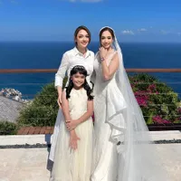 8 Potret Dea Tunggaesti Kakak Reisa Broto Asmoro, Pengacara Bergelar Doktor - Secantik Artis Korea