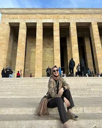 8 Potret Desy Ratnasari Ungkap Alasan Putus dari Irwan Mussry Setelah 8 Tahun Pacaran, 'Ditampar' oleh Nasihat Ibu Sendiri soal Umrah