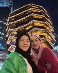 8 Potret Desy Ratnasari yang Liburan Bareng Anak ke New York, Quality Time Bareng Buah Hati Tercinta
