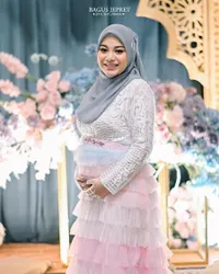 8 Potret Detail Penampilan Aurel Hermansyah di Acara Gender Reveal, Dressnya Cute Banget - Kembaran Sama Ameena