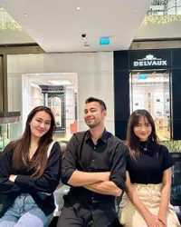8 Potret Detik-Detik Fuji & Aaliyah Massaid Bertemu di Singapura, Mantan & Pacar Thariq Halilintar Dipertemukan Raffi Ahmad