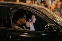 8 Potret Dinda Kirana Bintang Sinetron SCTV 'TAKDIR CINTA YANG KUPILIH' Saat Pergi Umrah, Kehilangan Ponsel di Bandara Dubai