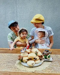 8 Potret Djiwa Putri Nadine Chandrawinata Asyik Tidur di Tengah Jalan, Tiduran di Tanah pun Tak Jadi Soal - Menyatu dengan Alam Bersama Sang Adik