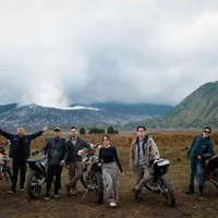8 Potret Eca Aura Ikutan Touring The Dudas Minus One ke Bromo, Mampir Bertemu Orang Tua