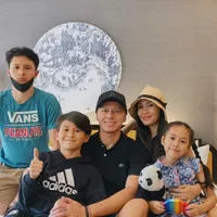 8 Potret Efrata Putri Bungsu Pierre Roland 'Gerhana' yang Cantik Berparas Bule, Sedang Berjuang Melawan Diabetes