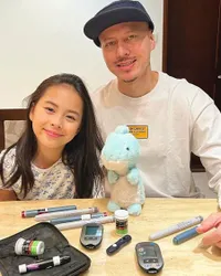 8 Potret Efrata Taylor Putri Bungsu Pierre Roland 'Gerhana' yang Mengidap Diabetes, Tetap Positif dan Berprestasi