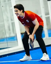 8 Potret El Rumi Main Tenis Ditemani Pacar, Syifa Hadju: Menuju 2025 Sehat dan Bugar