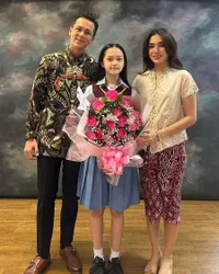 8 Potret Elea Anak Ussy dan Andhika yang Baru Wisuda SD, Biaya Sekolahnya Bisa Buat DP Rumah
