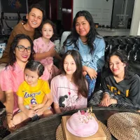 8 Potret Elea Ultah ke-11, Ussy dan Andhika Beri Surprise Pagi-pagi - Dirayakan Sederhana di Rumah Saja