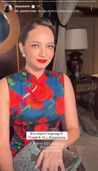 8 Potret Enzy Storia Jadi Bridesmaid, Tampil Menawan Pakai Busana Cheongsam