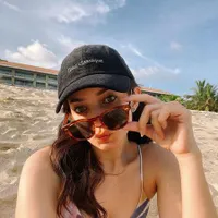 8 Potret Enzy Storia Saat Liburan ke Bali, Renang Pakai Swimsuit Bikin Gagal Fokus Netizen