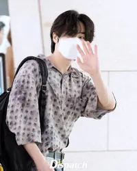 8 Potret EXO di Bandara di Tengah Tuntutan CBX Buat SM, Gayanya Disebut Kayak Siswa Mau Study Tour