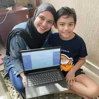 8 Potret Fauzi Khaleev, Putra Tampan Zee Zee Shahab yang Kini Mulai Beranjak Remaja