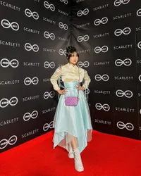 8 Potret Fuji di Event Met Gala TikTok Replay 2023, Cantik dengan Warna Pastel