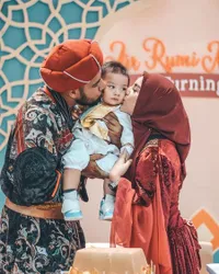 8 Potret Ganteng dan Gagahnya Ammar Zoni Saat Main Bareng Hingga Gendong Baby Air, Hot Daddy Banget