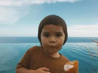 8 Potret Ganteng Kiko Anak Semata Wayang Petra Sihombing, Jauh dari Sorotan - Kini Berusia 3 Tahun