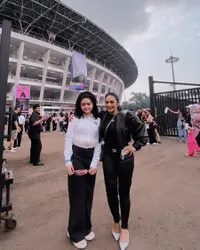 8 Potret Gaya Anak-anak Seleb Nonton Konser BLACKPINK, Penampilan Bilqis dan Mikhayla Ramai Jadi Sorotan