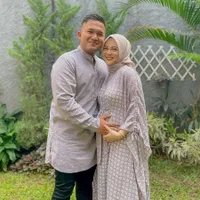 8 Potret Gaya Bumil Cantik Kesha Ratuliu Pamer Babybump yang Mulai Terlihat, Stylish dan Semakin Glowing!