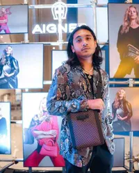 8 Potret Gaya Ganteng Giorgino Abraham yang Makin Gondrong dan Brewokan, Dijamin Bikin Terpana