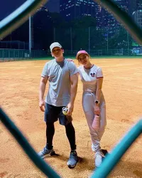 8 Potret Gaya Pacaran Jordi Onsu dan Frislly Herlind yang Jadi Sorotan, Mesra Meski Beda Agama