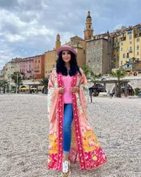 8 Potret Gaya Stunning Diah Permatasari Melancong Keliling Eropa - Menikmati Keindahan Monaco Bareng Teman!