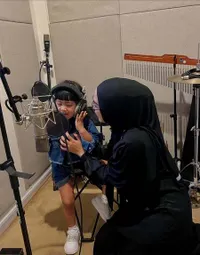 8 Potret Gemas Moana Anak Ria Ricis Rekaman Lagu, Siap Jadi Penyanyi Cilik