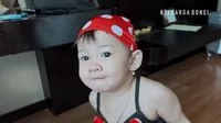 8 Potret Gendhis Anak Nella Kharisma & Dory Harsa Renang di Kolam, Tingkahnya Bikin Netizen Tambah Gemas