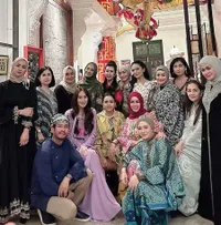 8 Potret Geng Arisan Kepompong Bukber, Anggotanya Seleb Senior dari Kris Dayanti - Iis Dahlia, Mayangsari Jadi Bu Ketua
