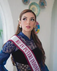 8 Potret Ghina Rai Adik Tsania Marwa Jalani Tugas Sebagai Runner Up Puteri Indonesia, Cantik dan Anggun