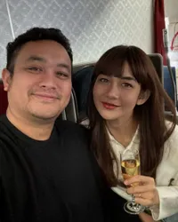 8 Potret Gilang Dirga dan Adiezty Fersa Liburan Dadakan ke Jepang, Honeymoon Kedua Bikin Bahagia - Akui Sempat Galau Tinggalkan Anak