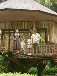 9 Potret Glenn Alinskie Ajak Keluarga ke Taman Safari, Jadi Short Getaway Penuh Memori
